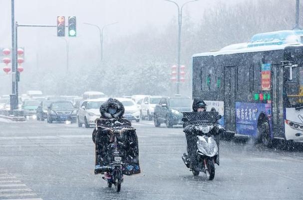 河南暴雪10到18毫米